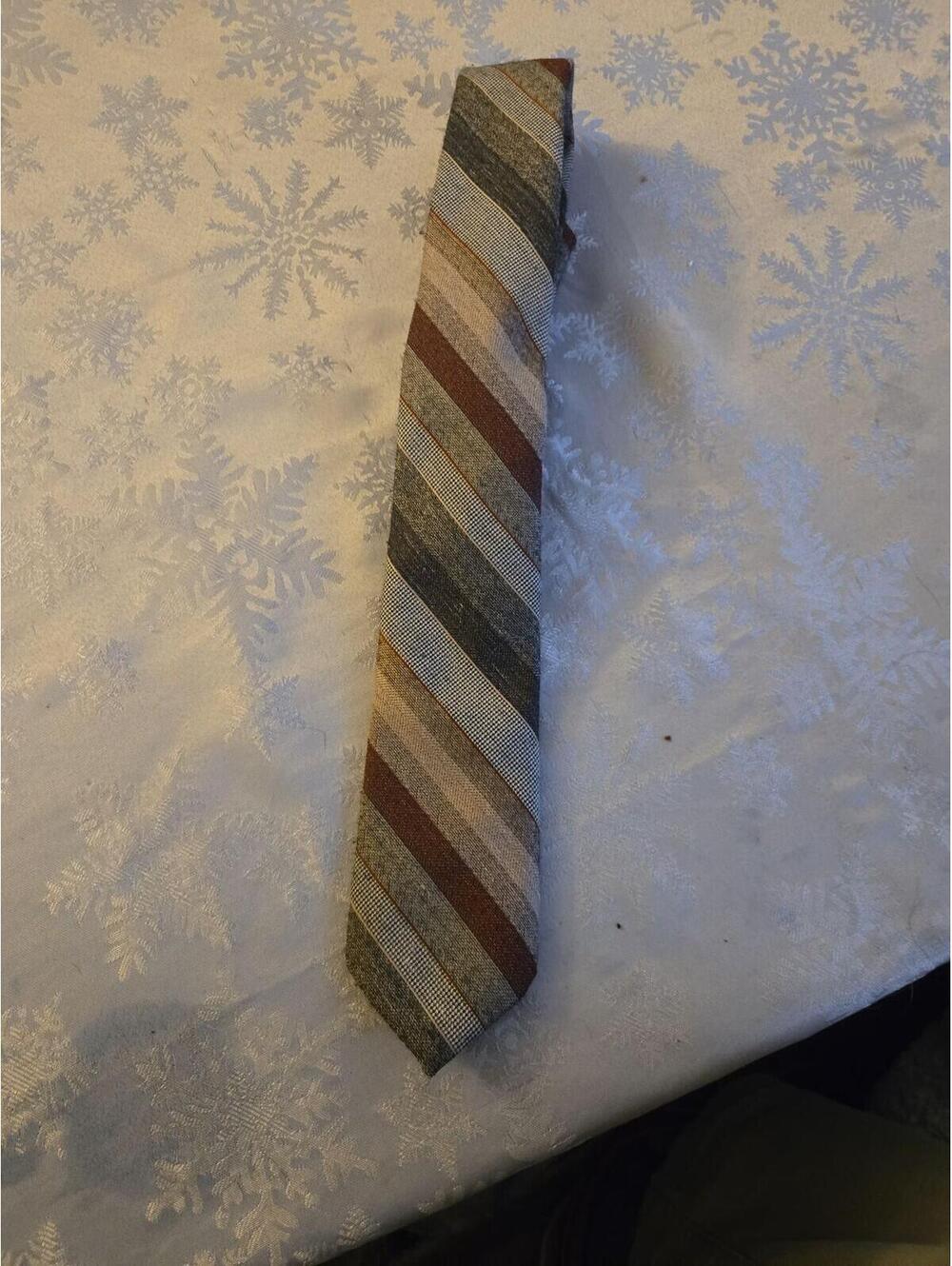 Vintage Brittania Striped Textured Silk Blend Tie - Picture 2 of 4